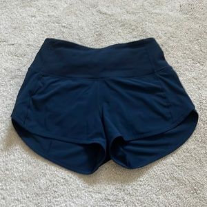 Lululemon Speed up high rise lined shorts 2.5”